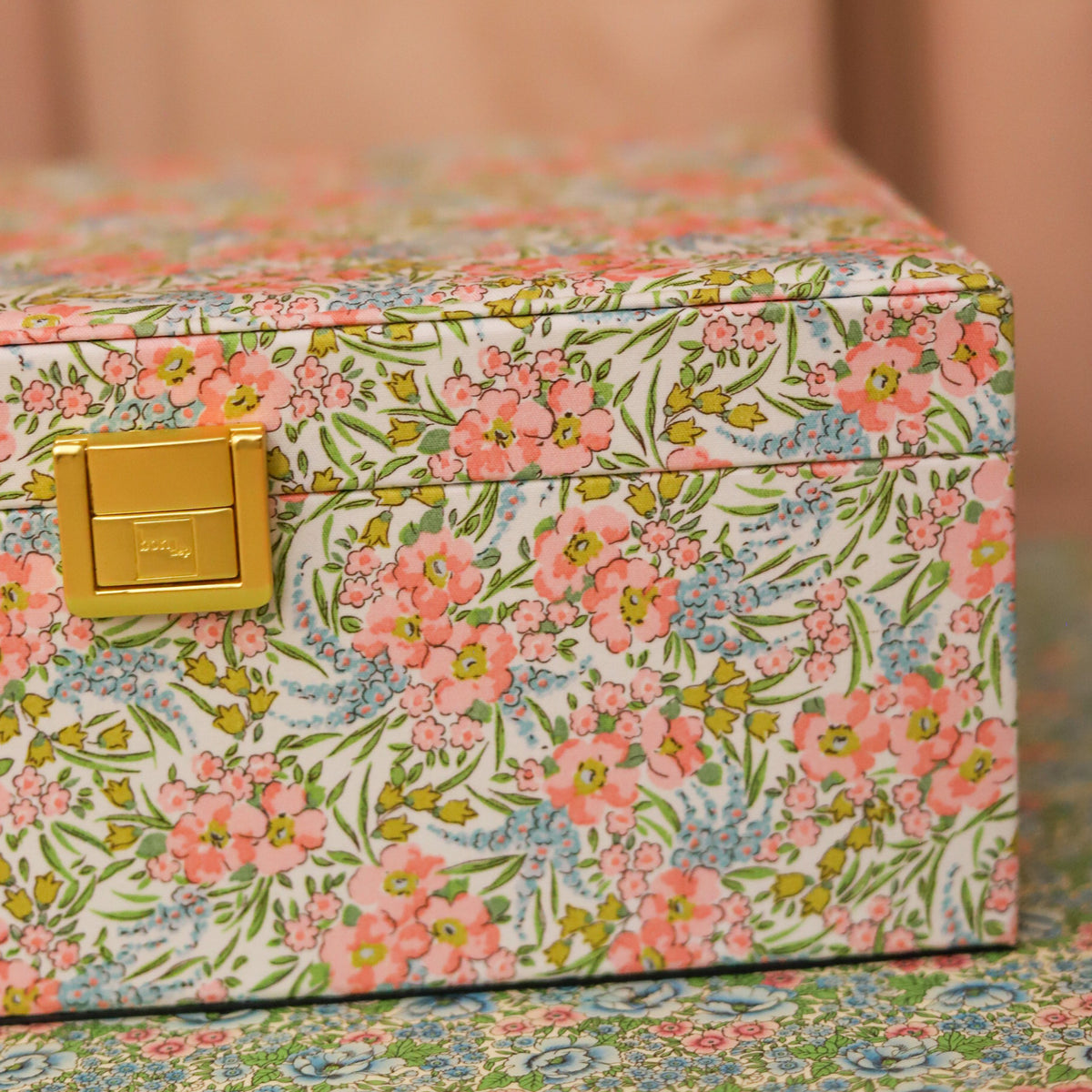 Liberty Large Jewelry Box, Swirling Petals Pink