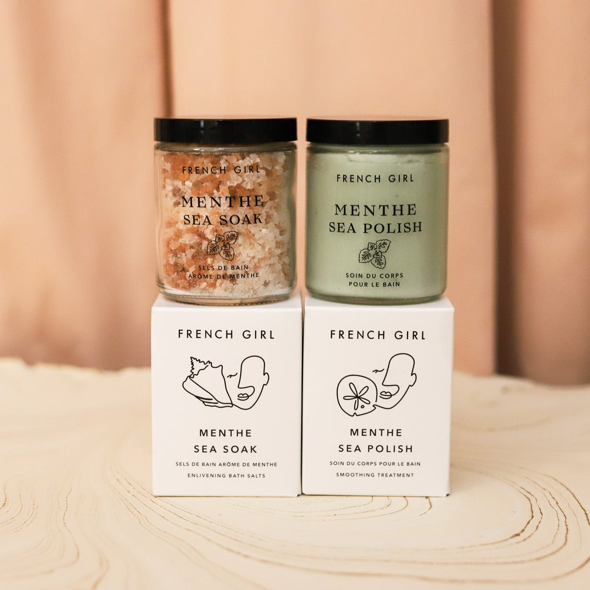French Girl Menthe Sea Soak blends mineral-rich salts with peppermint, rosemary and lavender for a refreshing, restorative and relaxing bath ritual.