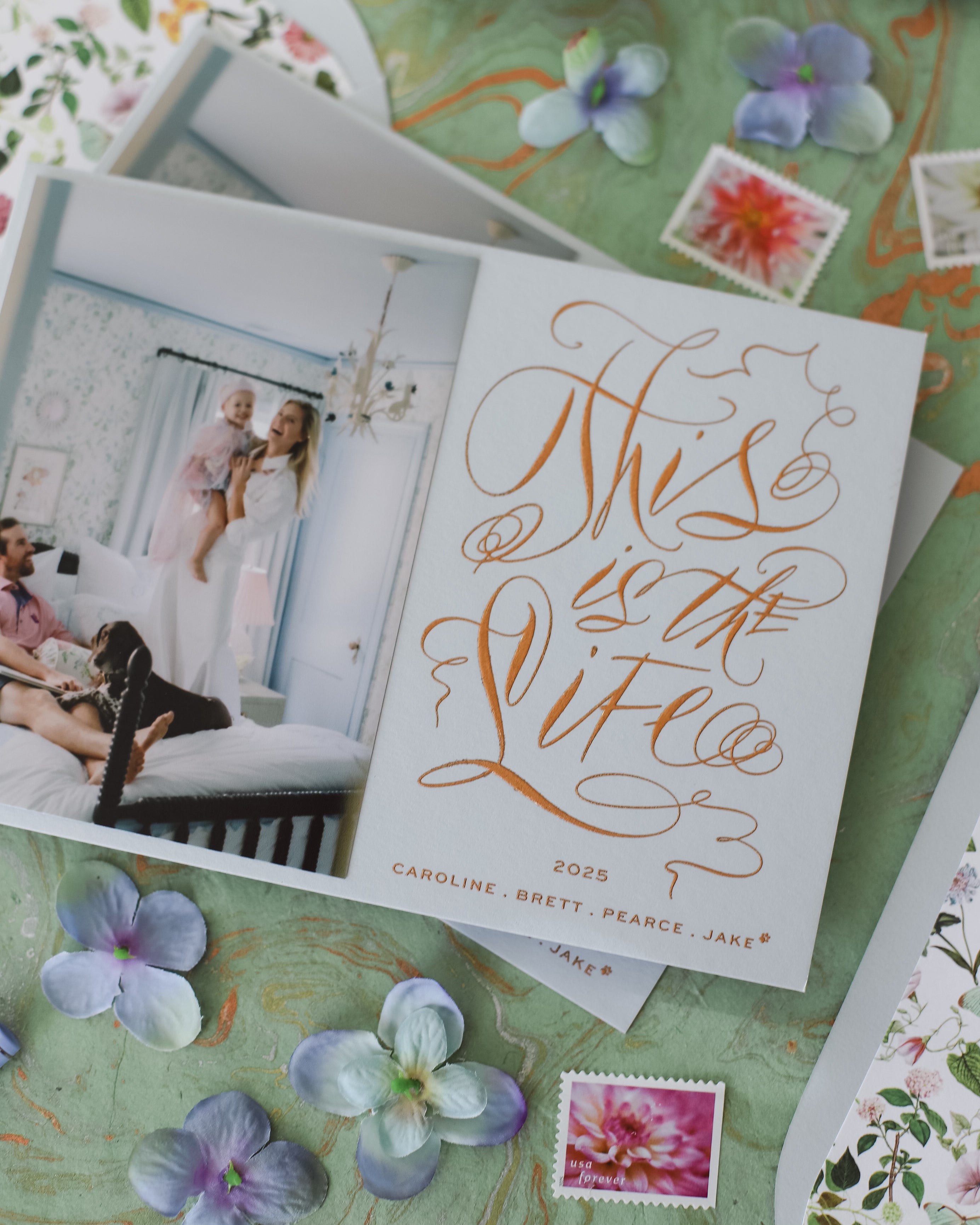 Borders Luxe Large Holiday Card (Archive)
