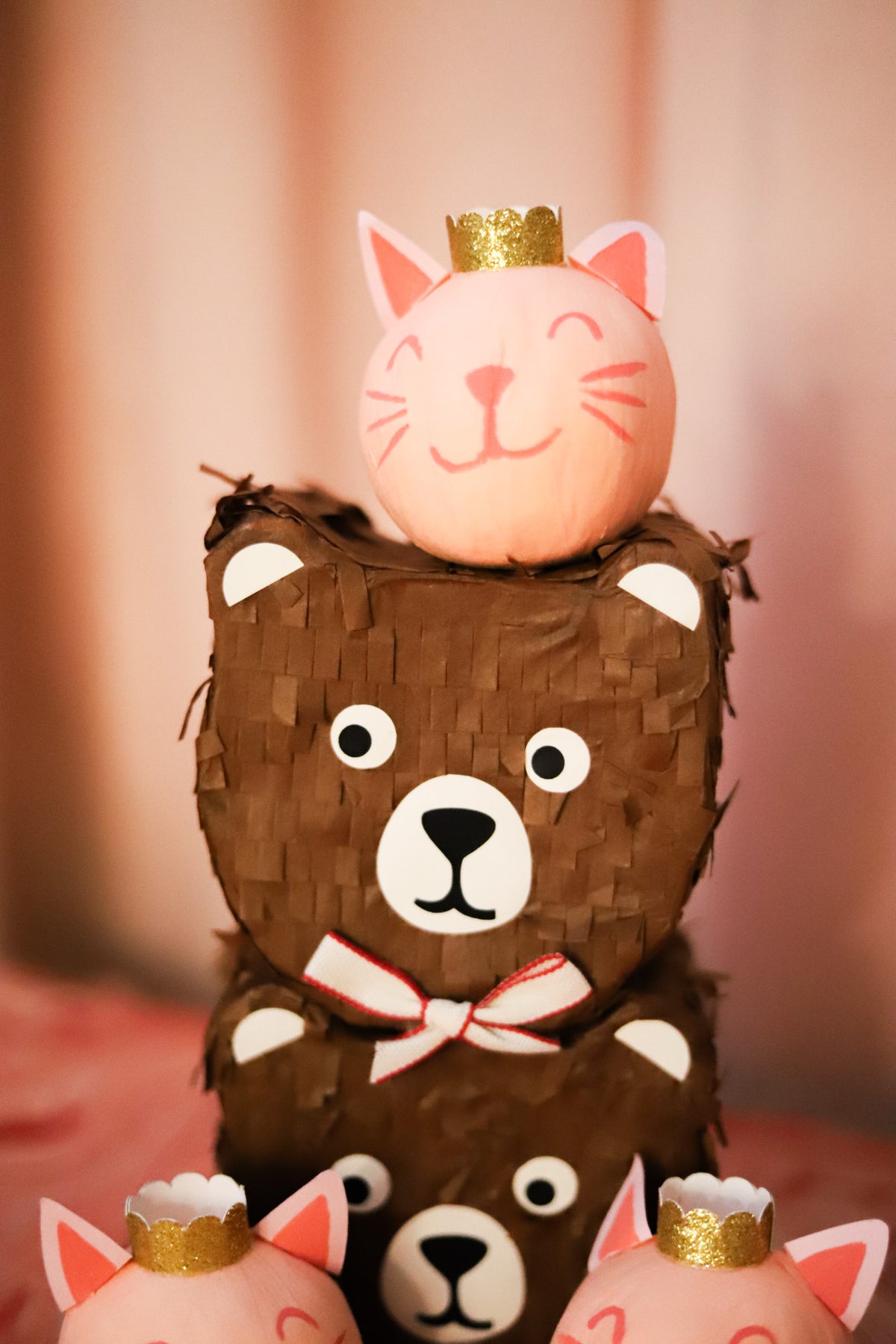 Handcrafted in the USA, the Mini Cat Surprize Ball® includes six tiny treasures inside. A charming gift, stocking stuffer or party favor for ages 3+.