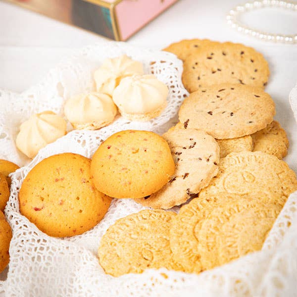 Caramel Chip Shortbread Cookies Cube