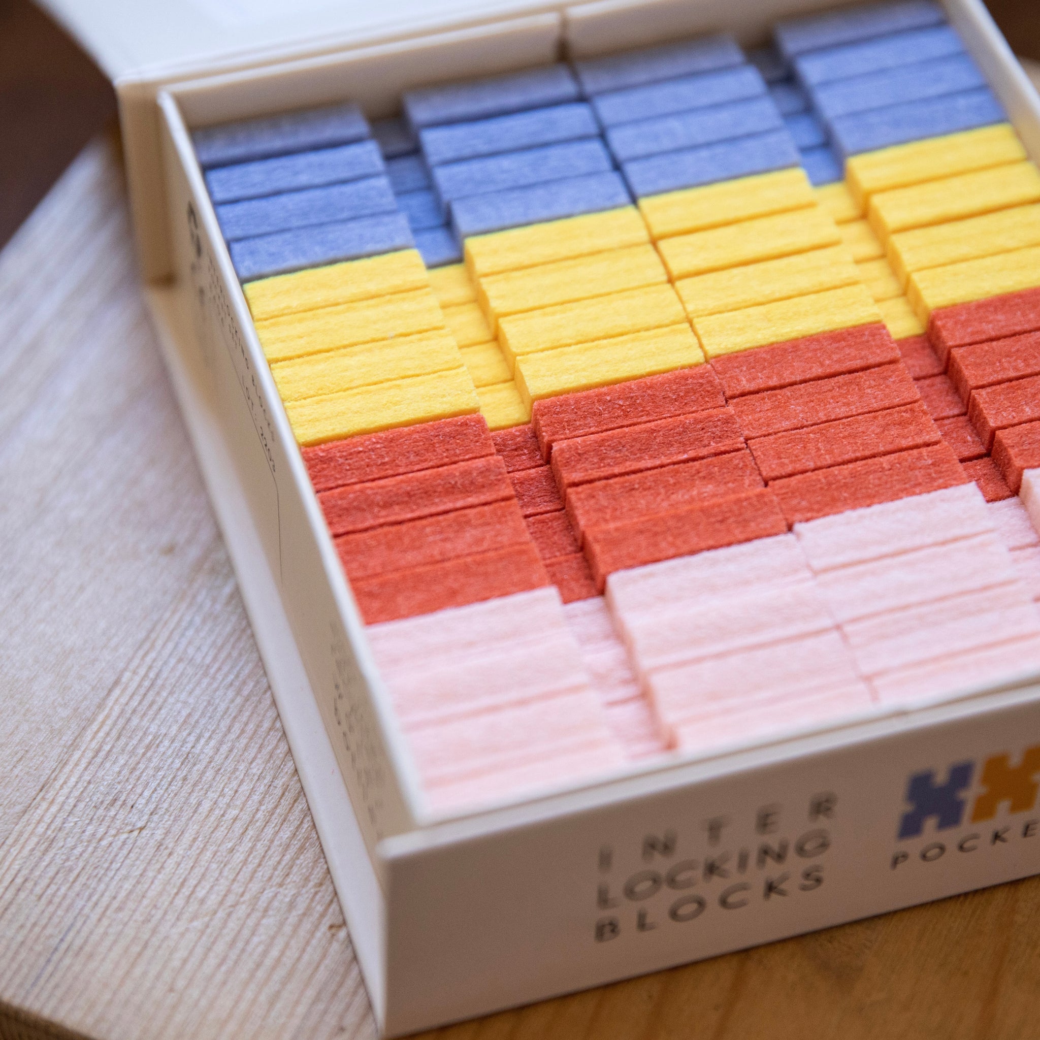 Interlocking Blocks Pocket Travel Set