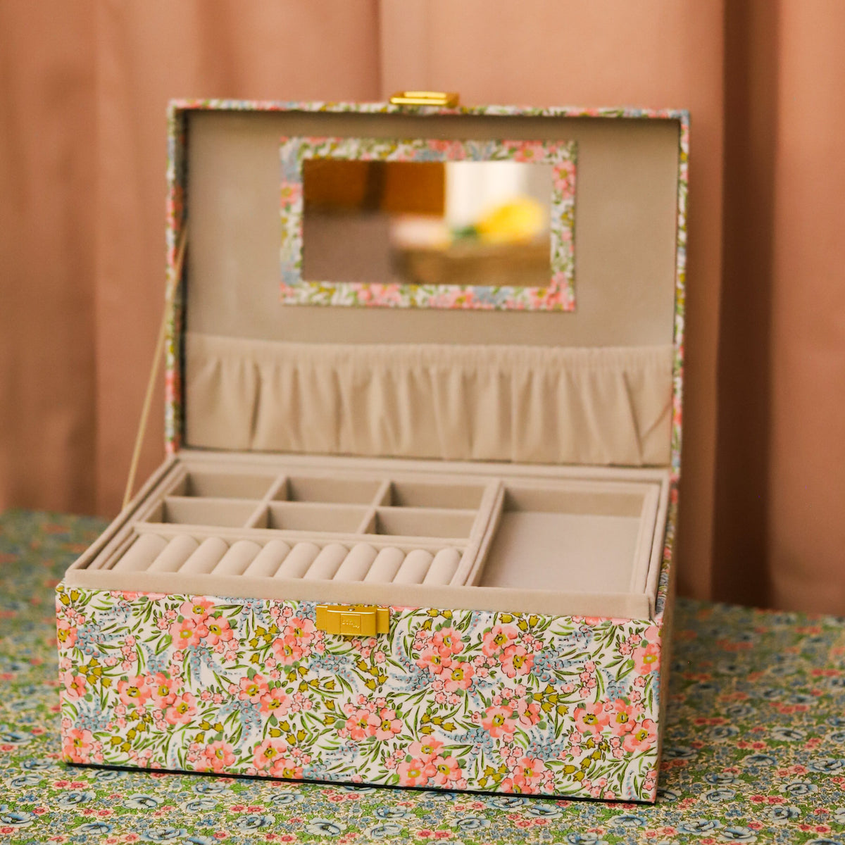 Liberty Large Jewelry Box, Swirling Petals Pink