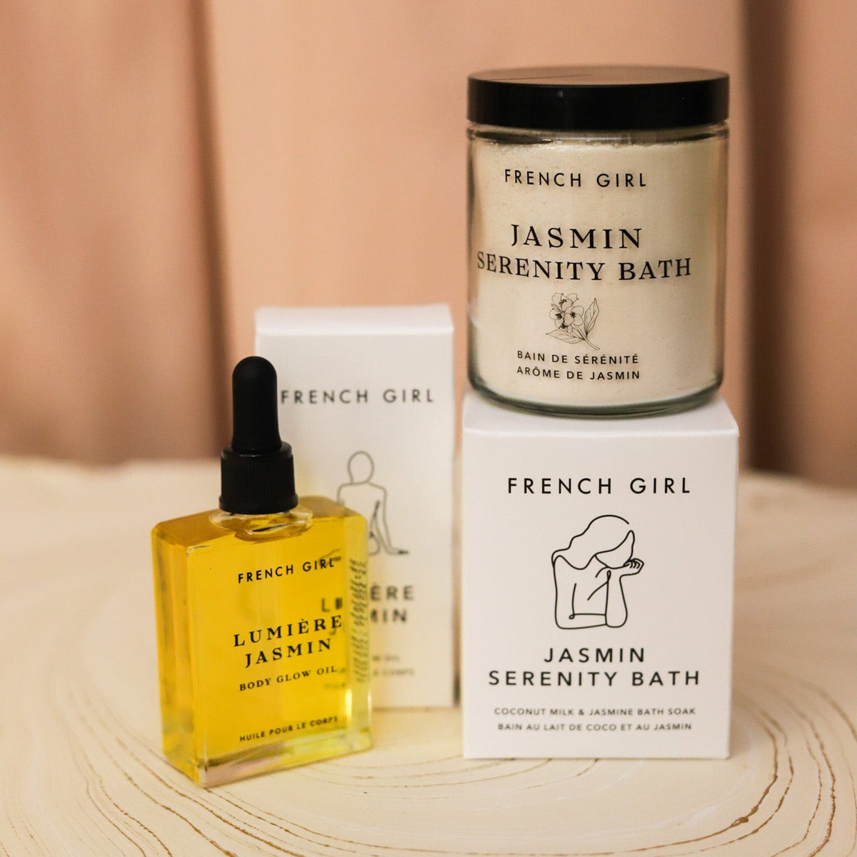French Girl Jasmin Coconut Milk Serenity Bath blends mineral salts, coconut milk and jasmine botanicals for a softening, calming and beautifully scented soak.