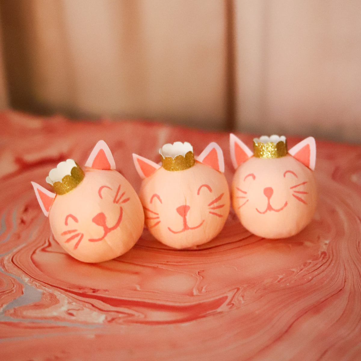 Handcrafted in the USA, the Mini Cat Surprize Ball® includes six tiny treasures inside. A charming gift, stocking stuffer or party favor for ages 3+.